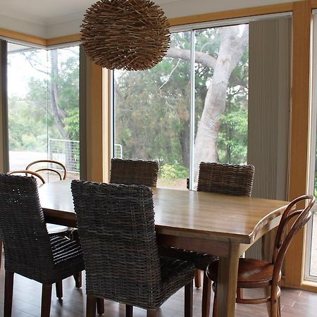 The Blue Shack Villa Coles Bay Room photo