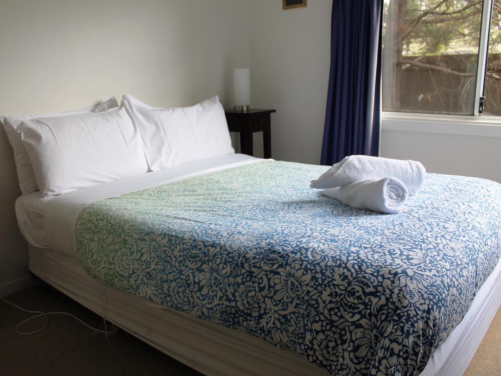 The Blue Shack Villa Coles Bay Room photo